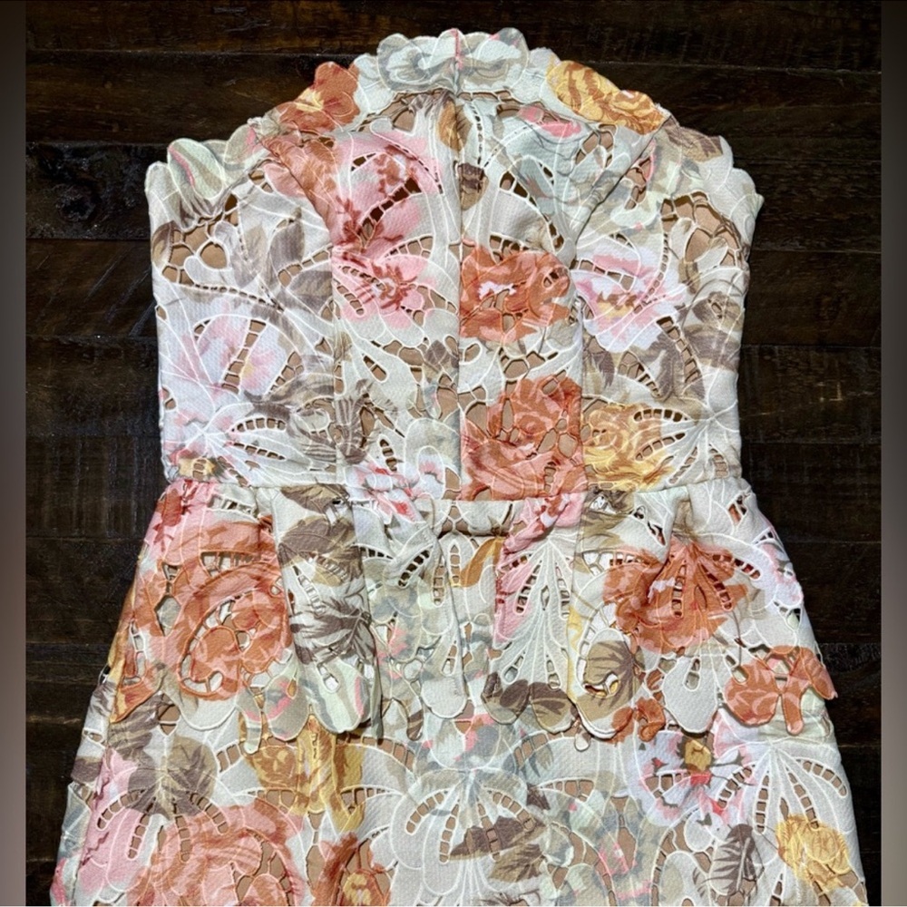 💖 Elliat. LIKE NEW, Floral Lace Strapless Midi Column dress.